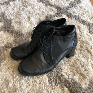 Women’s vintage shoes